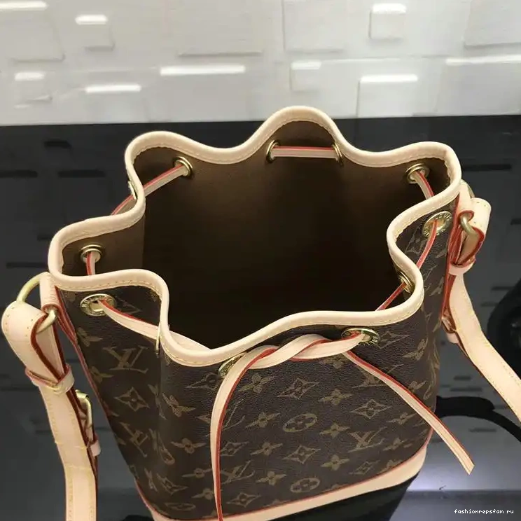 Fashionrepsfam ru LV Bags 19T1L0228 0708